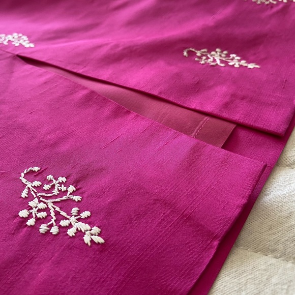 💕 Ann Taylor, Vintage Bubblegum Bitch Embroidered Silk Dress - Picture 11 of 15